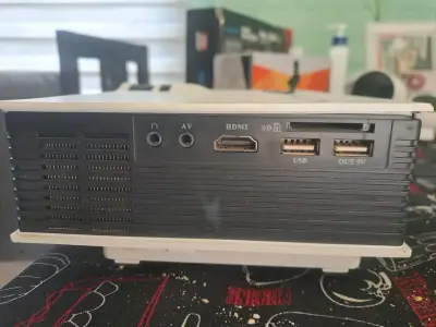 Proyector LED HD con Keystone - miniatura 5