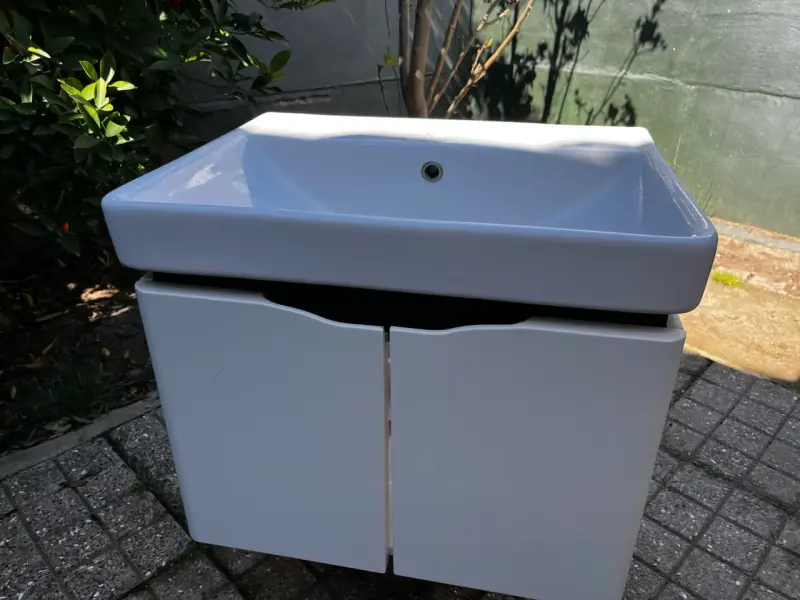 Lavamanos con mueble blanco moderno - 3