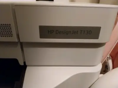 Impresora HP DesignJet T130 para planos y gráficos - miniatura 1