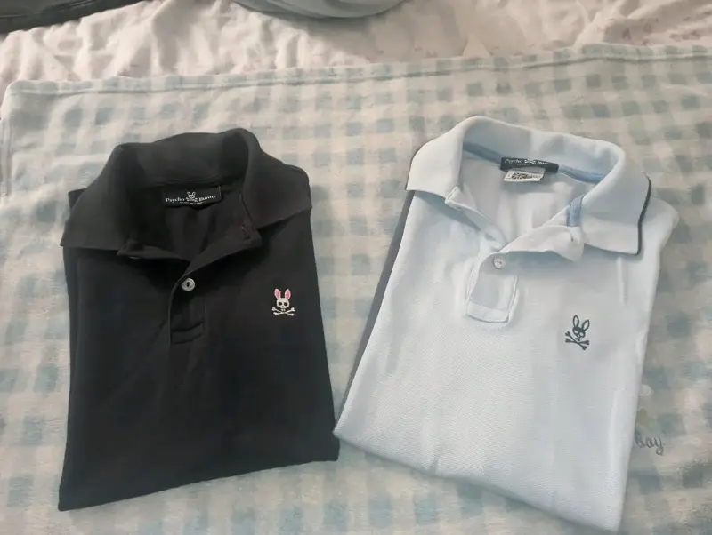 Polera Polo Psycho Bunny Hombre Azul Claro y Negro - 3