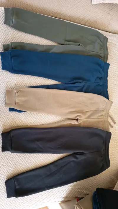 Pantalones deportivos para niños en varios colores - miniatura 3