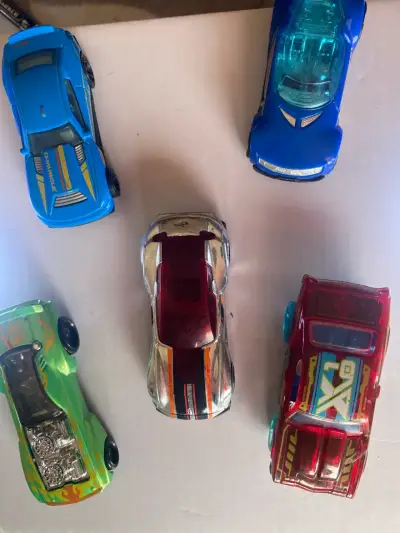 Lote de 45 autos de juguete Hot Wheels variados - miniatura 4