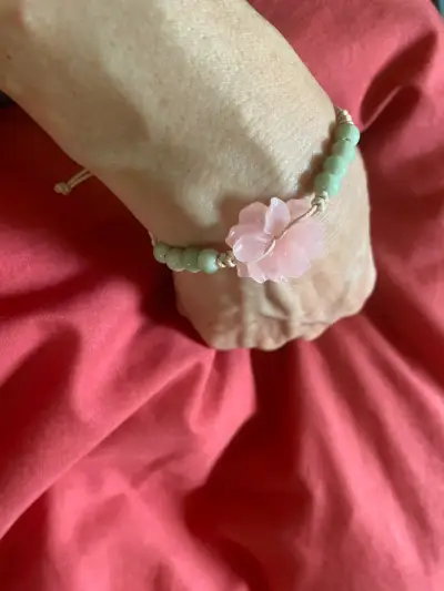 Pulsera de cuentas con flor de jade rosa - miniatura 3