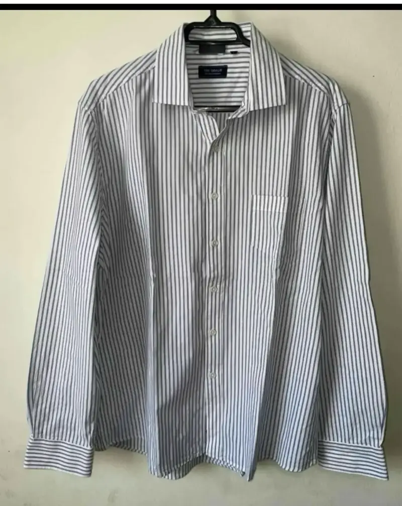 Camisa de vestir a rayas para hombre - 1