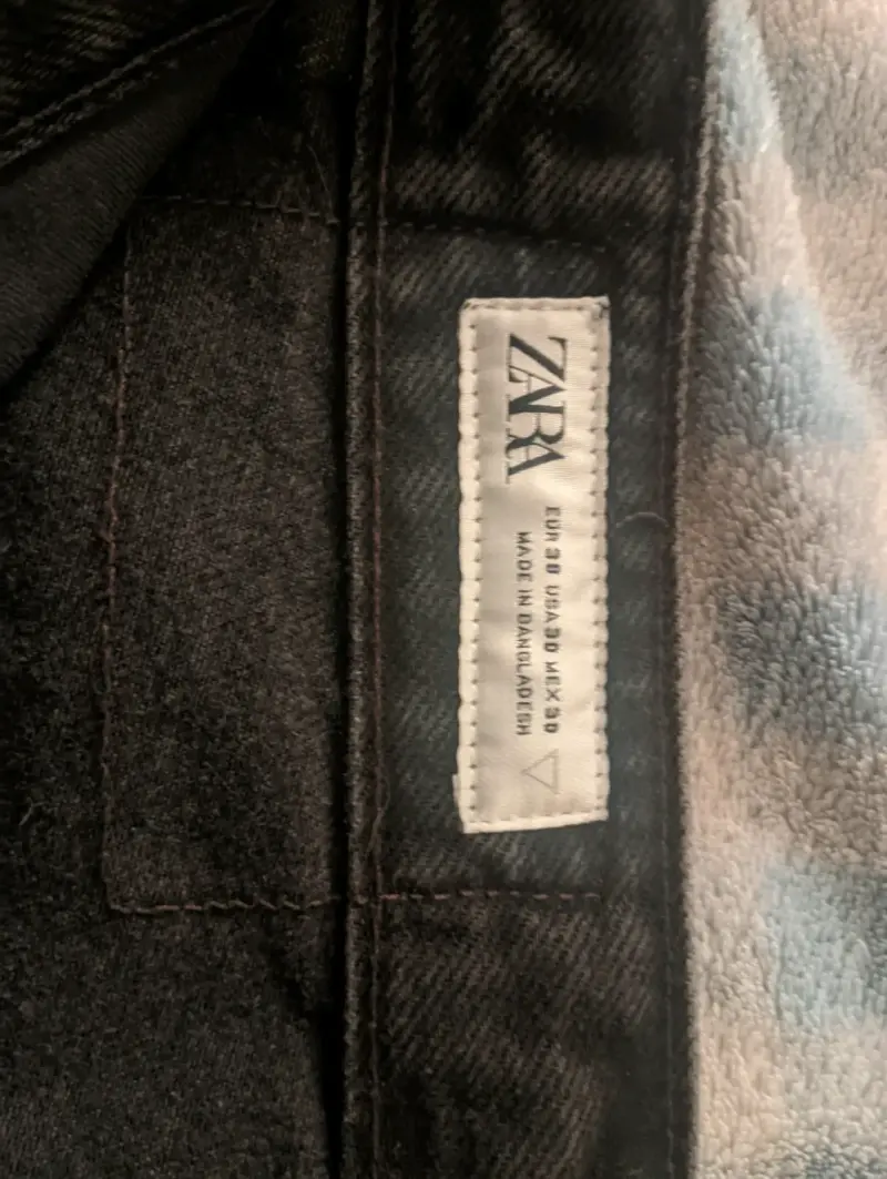 Jeans negros de mezclilla Zara para hombre - 3