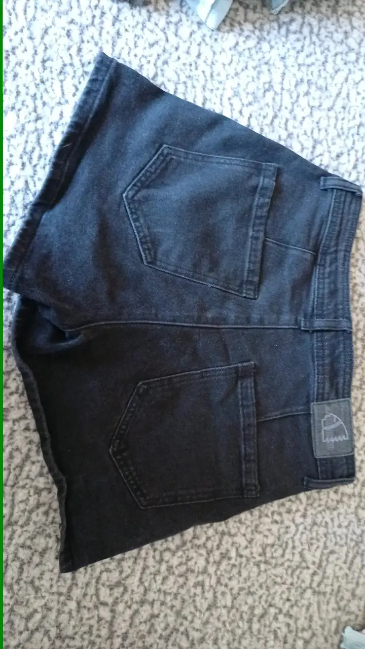 Shorts falda de mezclilla negros con botones - 2