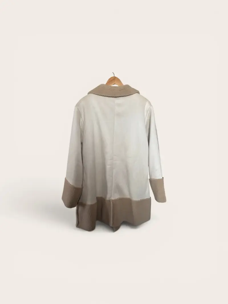 Abrigo de lana beige con botones - 2