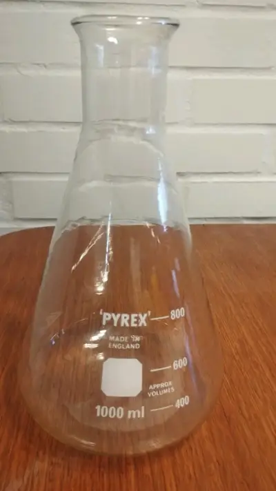Matraz Erlenmeyer Pyrex 1000 ml de vidrio - miniatura 2