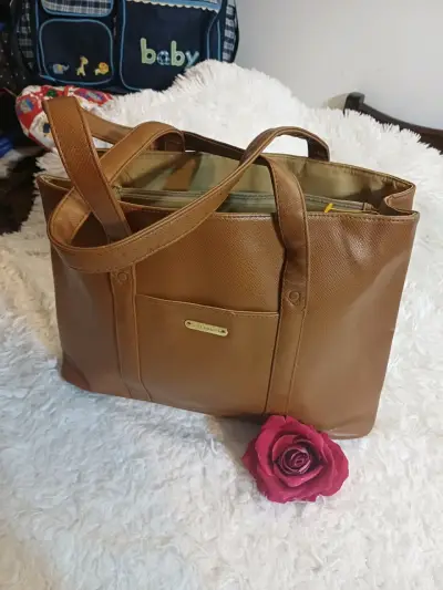 Bolso de cuero marrón Le Classique elegante - miniatura 2