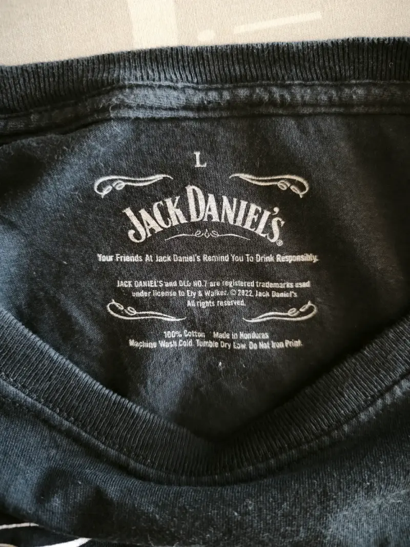 Polera negra Jack Daniel's 100% algodón - 2