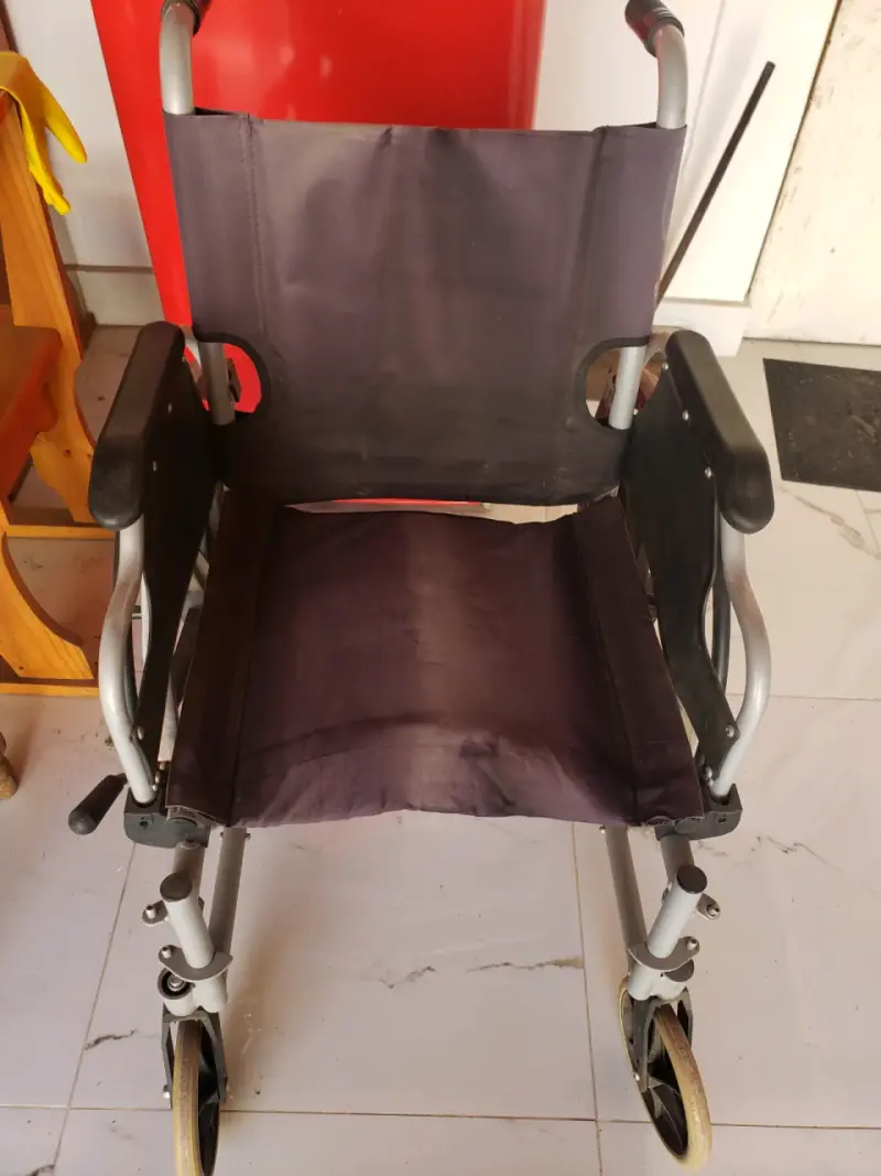 Silla de ruedas plegable ligera - 3