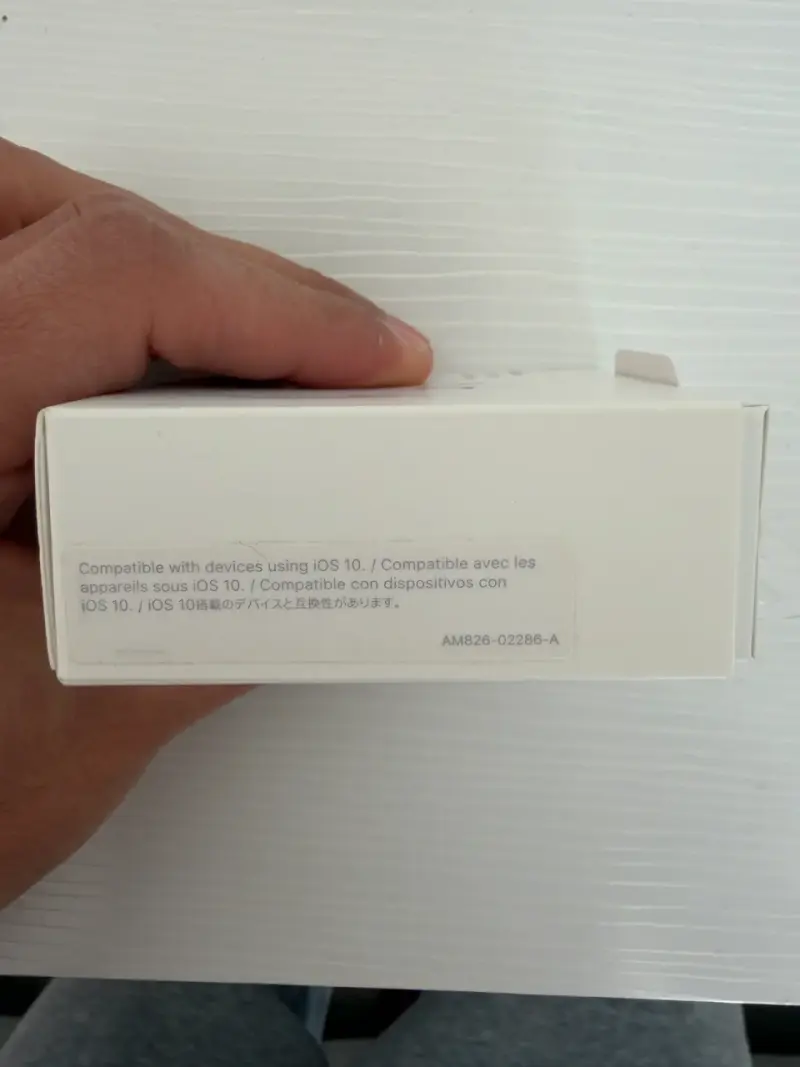 Auriculares Apple EarPods con conector Lightning - 5
