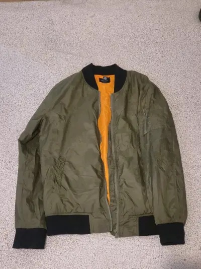 Chaqueta bomber verde Forever 21 para hombre - miniatura 1