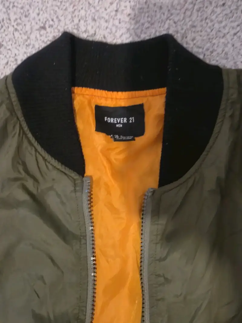 Chaqueta bomber verde Forever 21 para hombre - 2