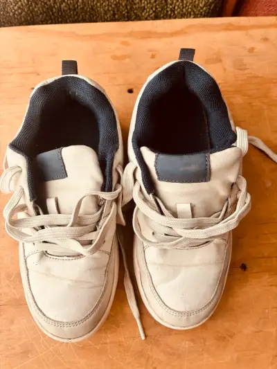 Zapatillas deportivas blancas para niños talla 34 - miniatura 1