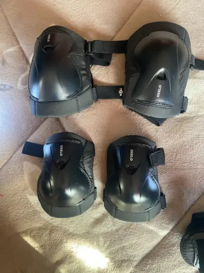 Casco, rodilleras , codera y muñequeras de segurid - miniatura 3