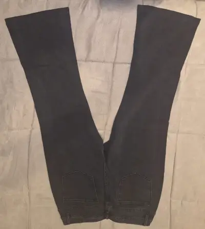 Jeans negros acampanados para mujer - miniatura 4