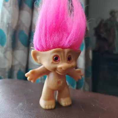 Muñeco Troll vintage con cabello rosa - miniatura 1