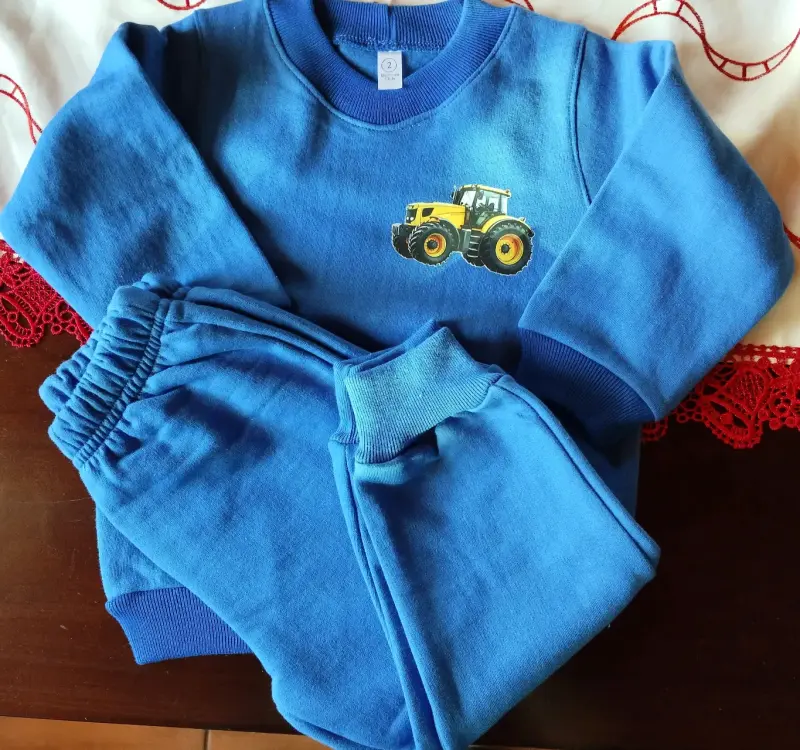 Conjunto de niño azul con diseño de tractor - 1