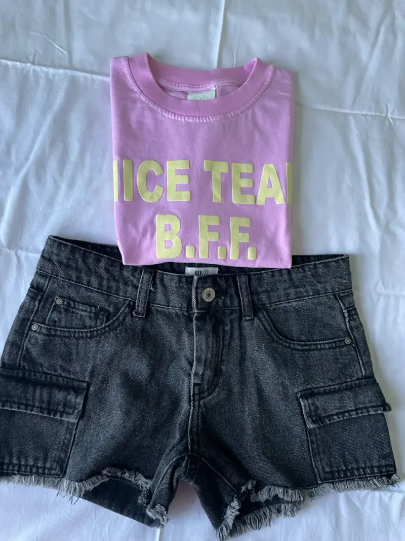 Conjunto de polera rosa y shorts negros para mujer - 4