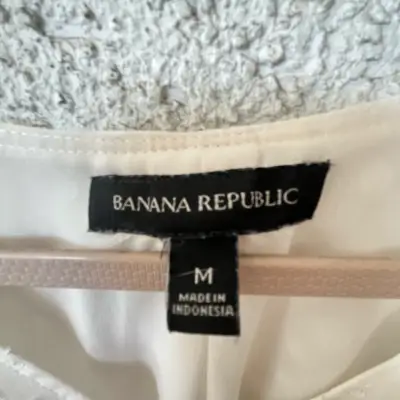 Blusa sin mangas blanca con textura - miniatura 2