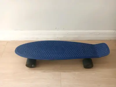 Skateboard Tony Hawk azul con diseño de calavera - miniatura 2