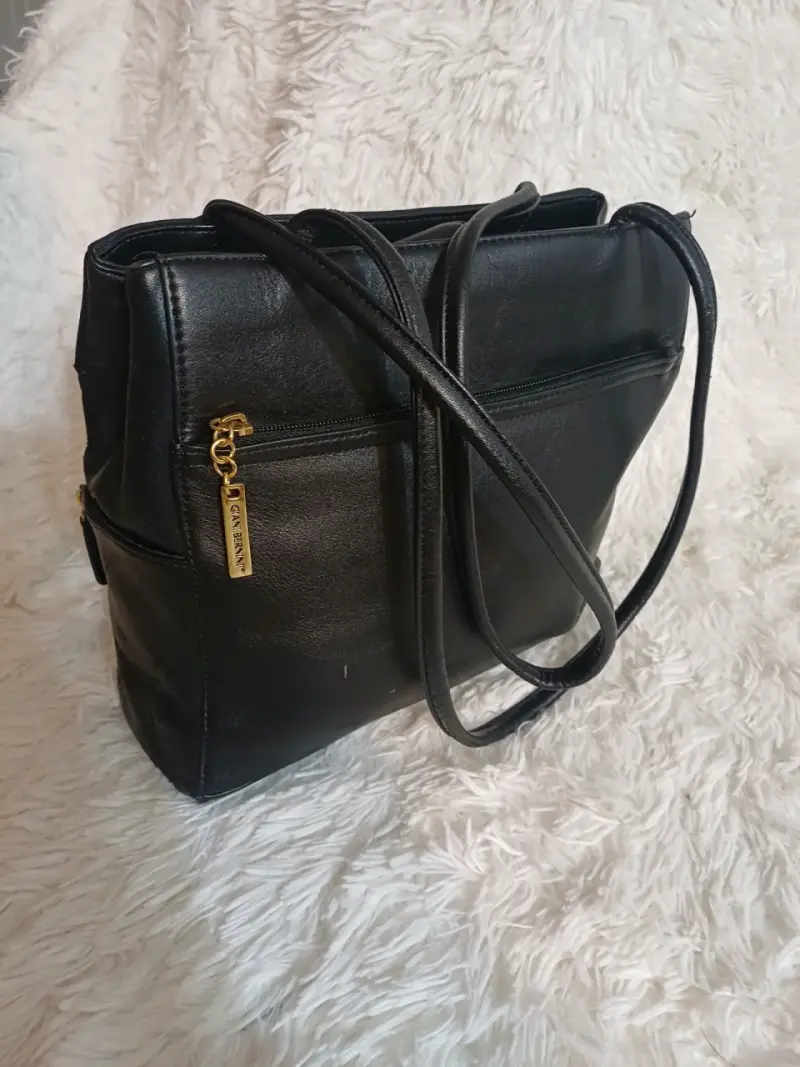 Cartera de cuero negra Rosetti con asas largas - 2