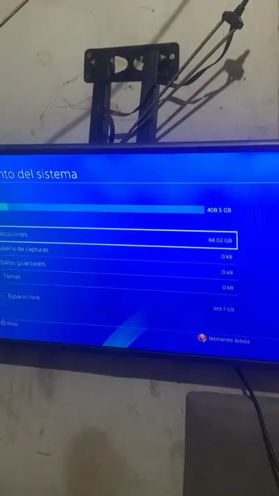 Consola PlayStation 4 con juego The Last of Us - miniatura 1