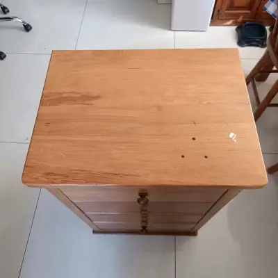 Cómoda de Madera con Cuatro Cajones - miniatura 3