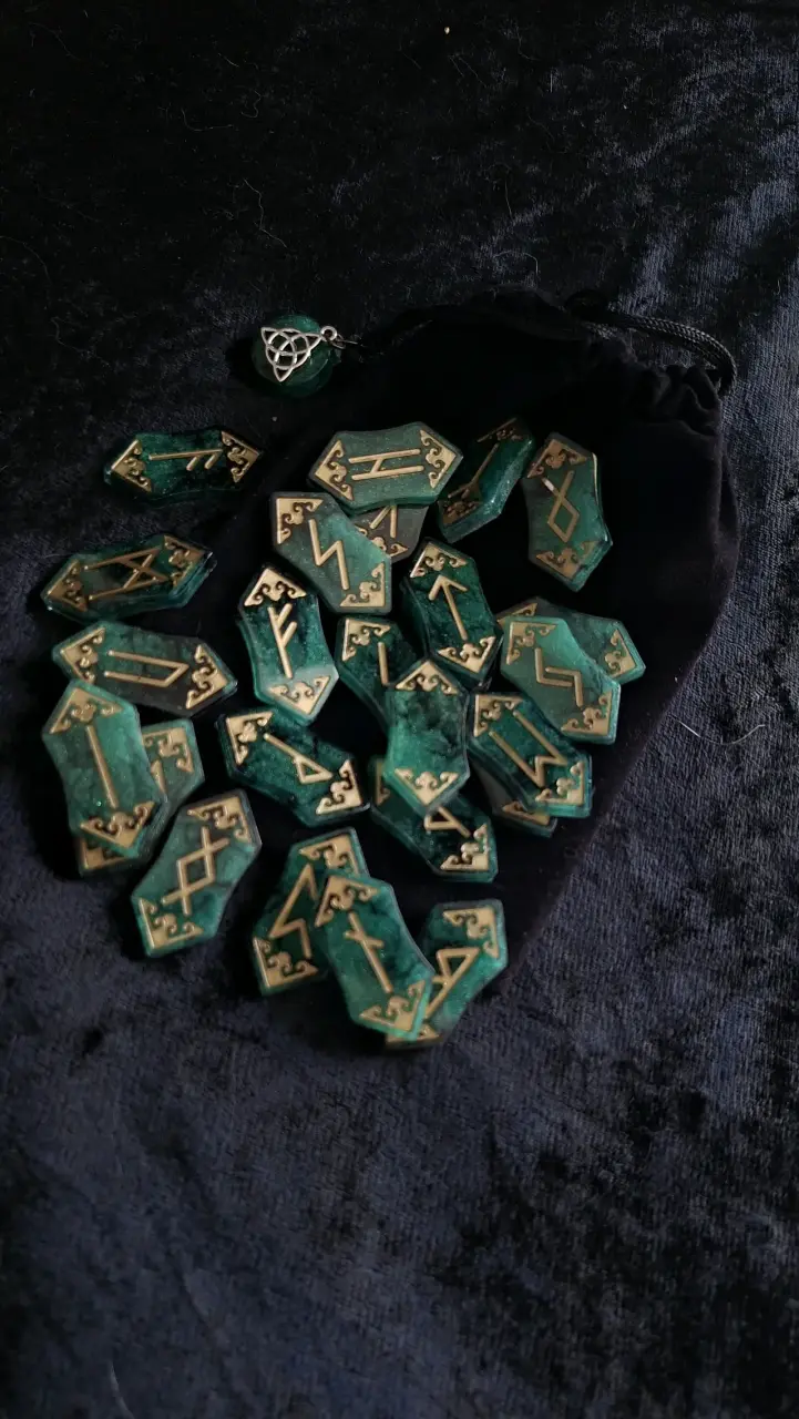 Set de runas vikingas con saquito de terciopelo - 2