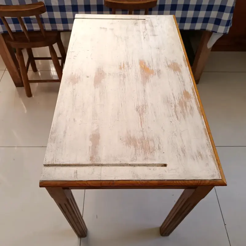Mesa de madera con acabado envejecido y cajón - 2