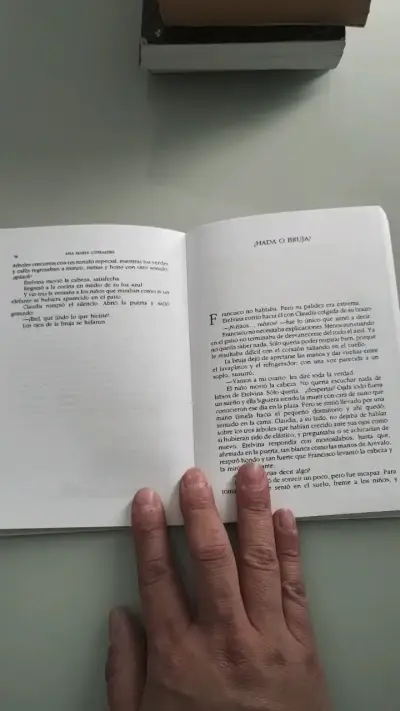 Libro Un Embrujo De Cinco Siglos de Ana María Güiraldes - miniatura 3