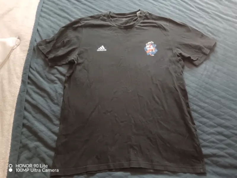 Polera negra Adidas con diseño Beckham - 1