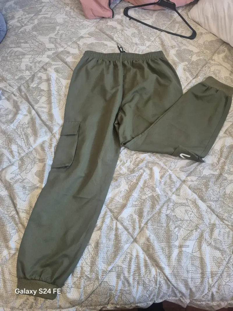 Conjunto de buzo verde con chaqueta y pantalón - 4