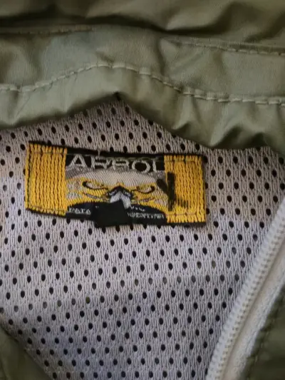 Chaqueta impermeable verde con capucha para hombre - miniatura 2