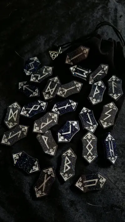 Juego de runas de resina con bolsa de terciopelo - miniatura 3