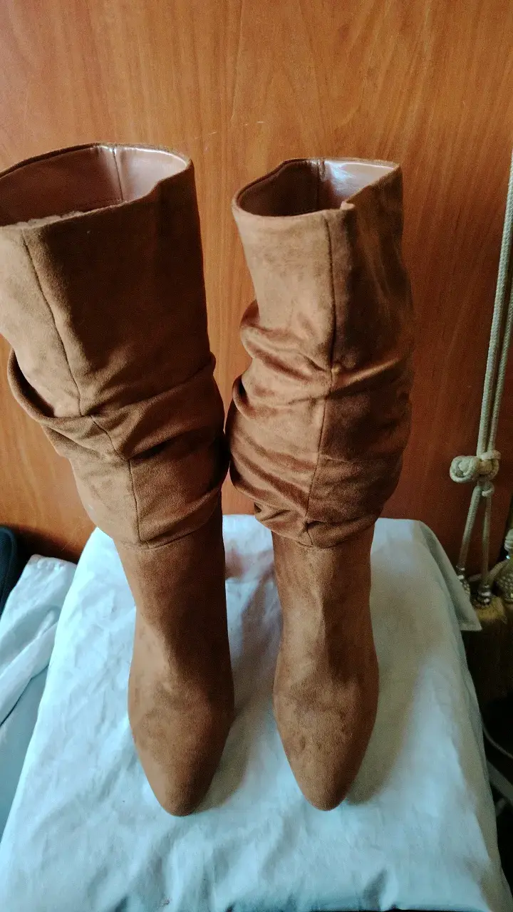 Botas altas de gamuza marrón para mujer - 2