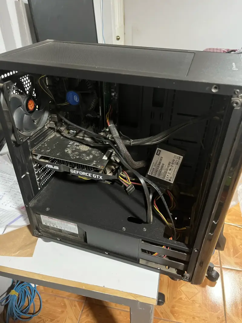 PC de Escritorio Intel Core i7 con NVIDIA GTX 1650 - 4
