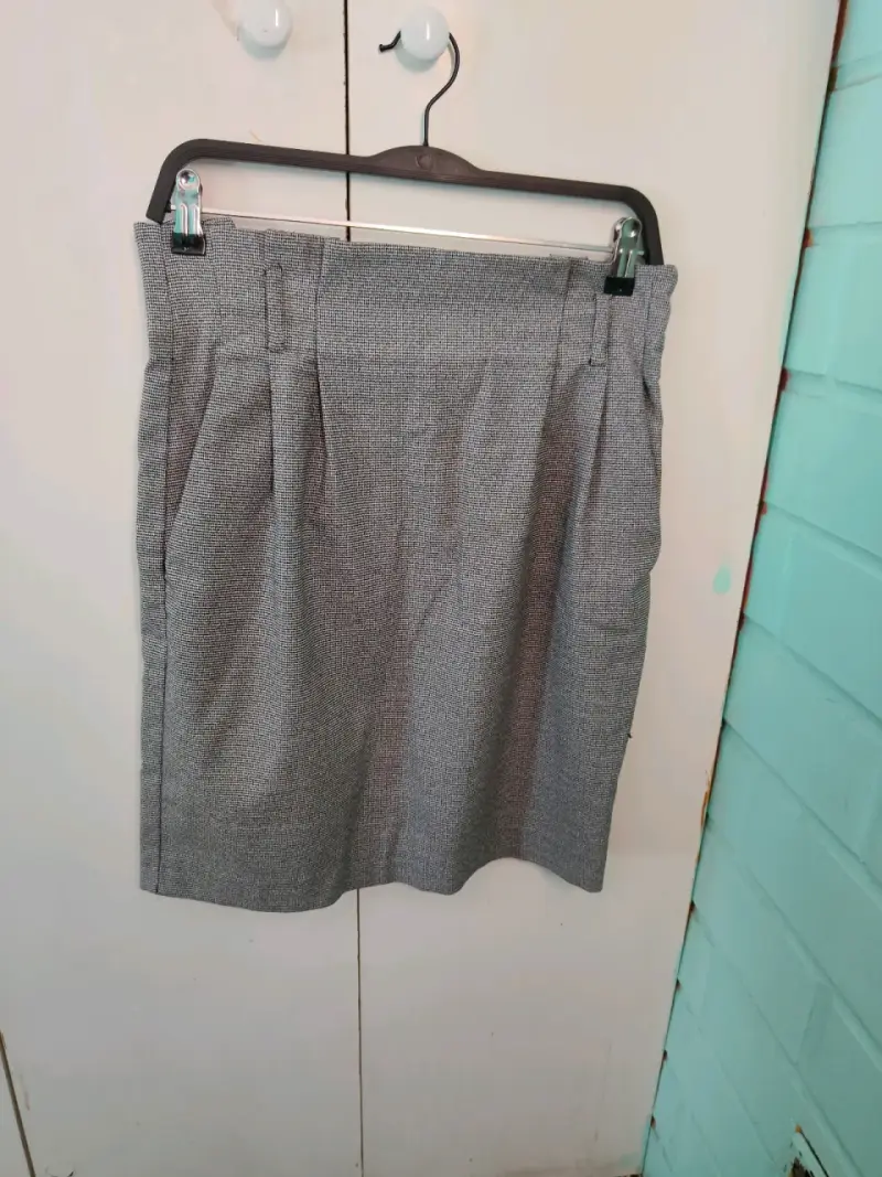 Falda gris de vestir - 1