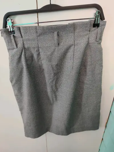 Falda gris de vestir - miniatura 2