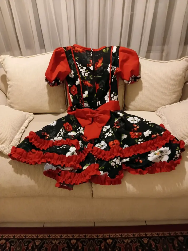 Vestido de baile folclórico rojo y negro con flores - 2