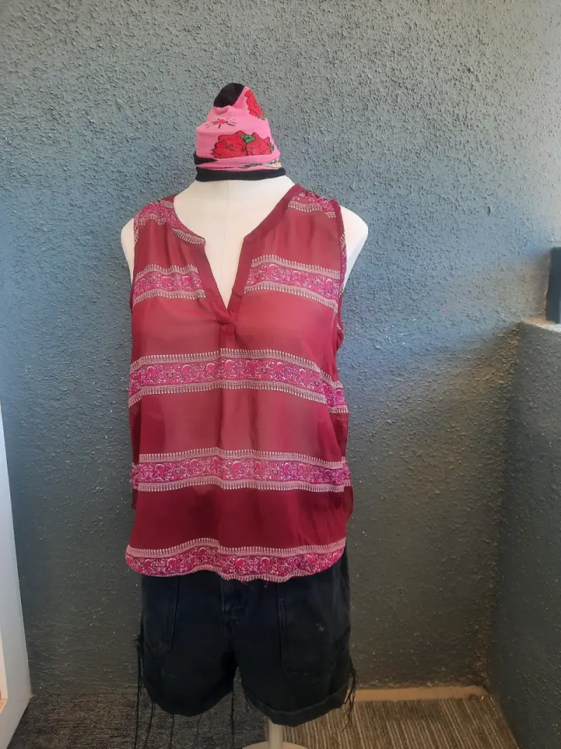 Lote de blusas y tops para mujer en varios estilos - 3