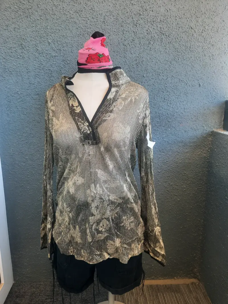 Lote de blusas y tops para mujer en varios estilos - 6