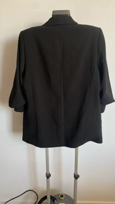 Blazer negro elegante Zara para mujer - miniatura 2