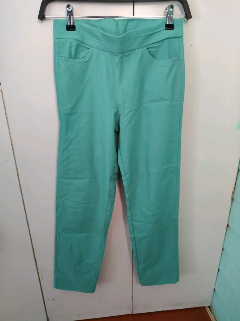 Pantalones de mujer color turquesa