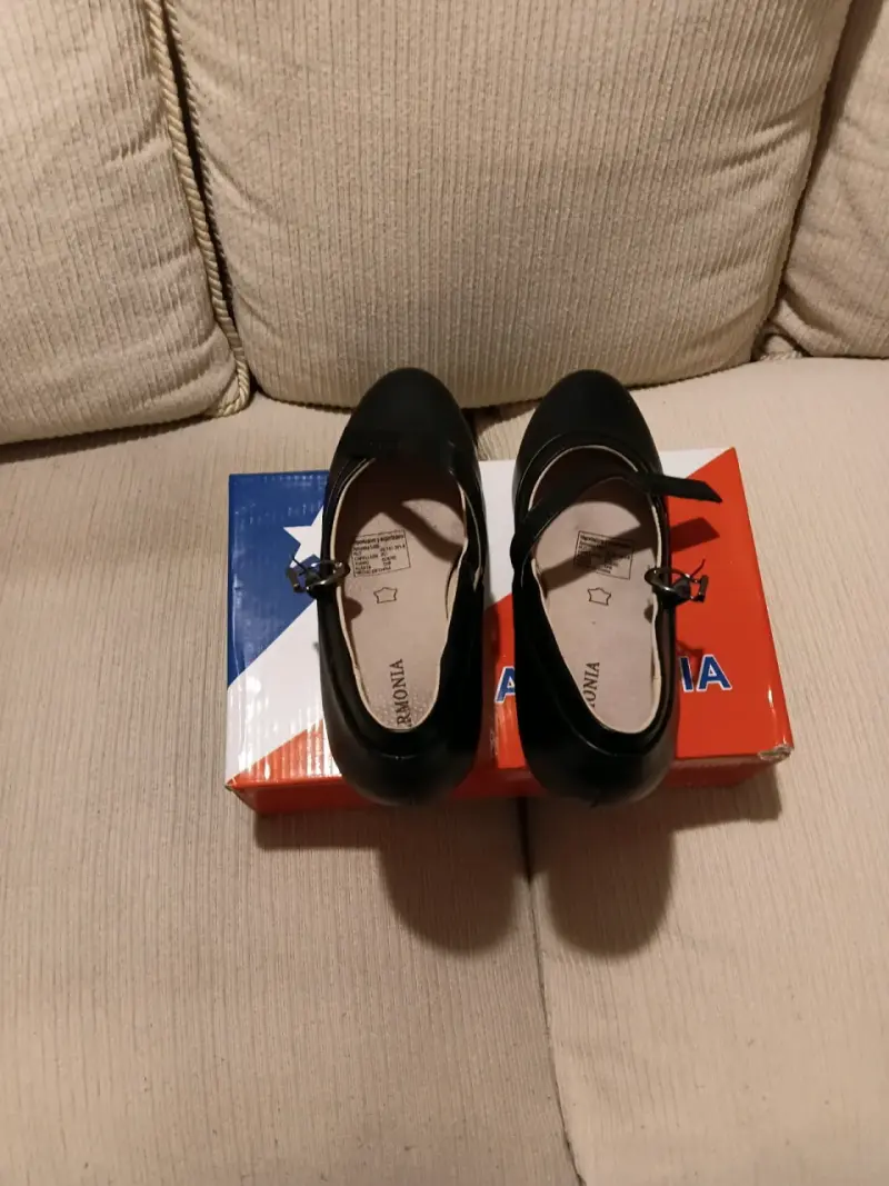 Zapatos de mujer negros con hebilla Aromo - 3
