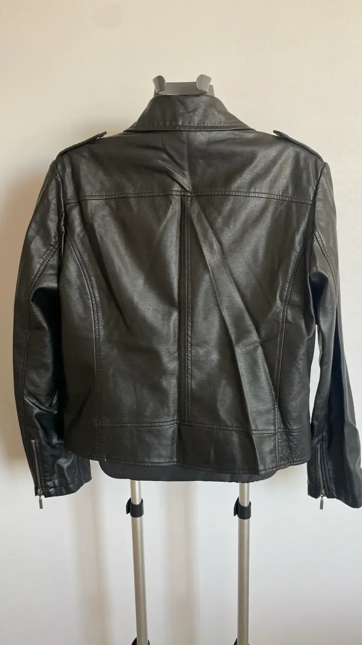 Chaqueta de cuero sintético negra Elle - 2