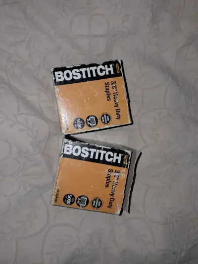Cajas de grapas Bostitch 3/8" para trabajo pesado - miniatura 1