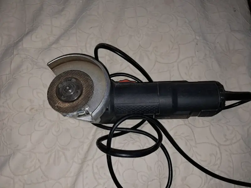 Esmeril Angular Black+Decker en Buen Estado - 2