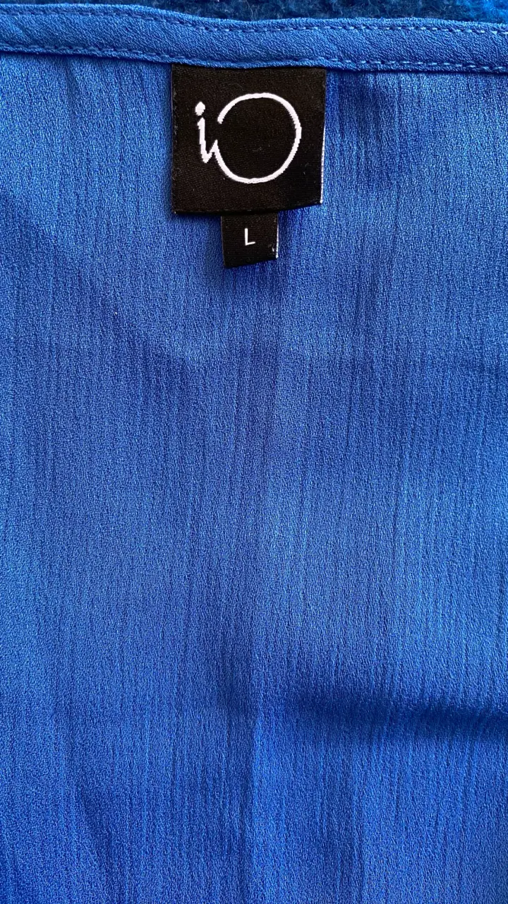 Blusa azul con tirantes de encaje - 3